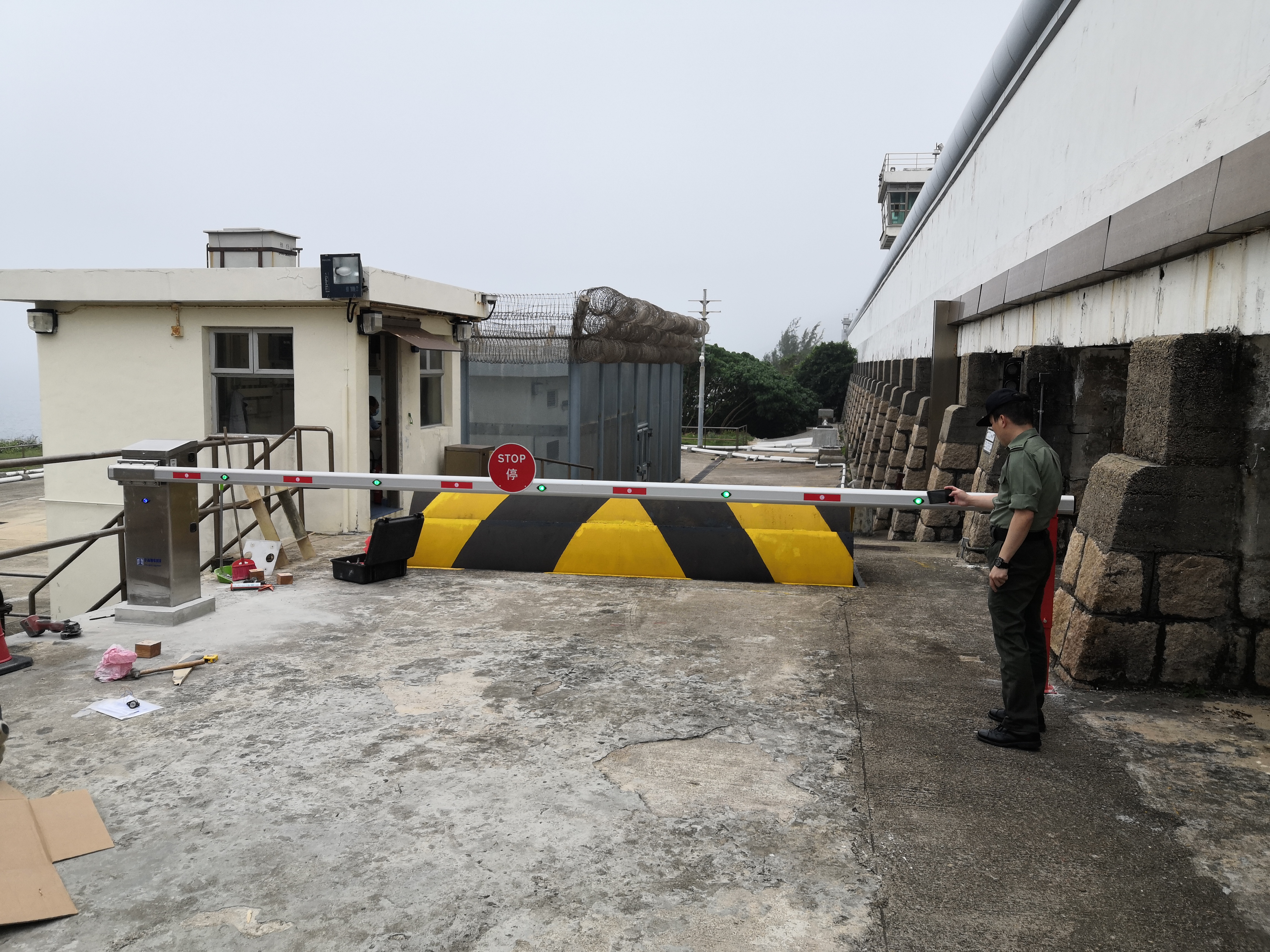 shine_union_job_reference_Vehicle Barrier Civil Service Bureau Building at Stanley.jpg