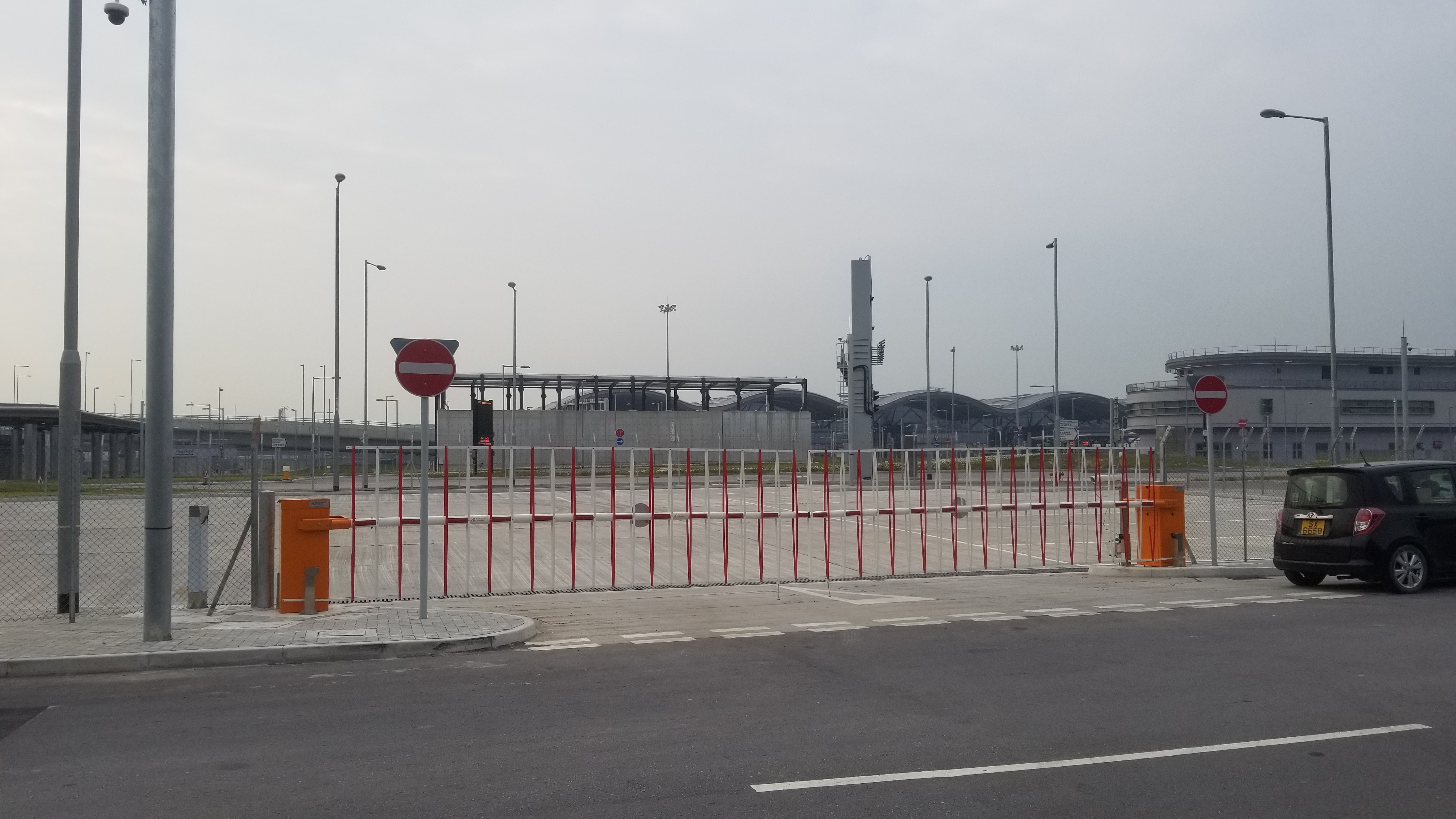 BL46_Hong Kong - Zhuhai - Macao Bridge (Double Gate).jpg